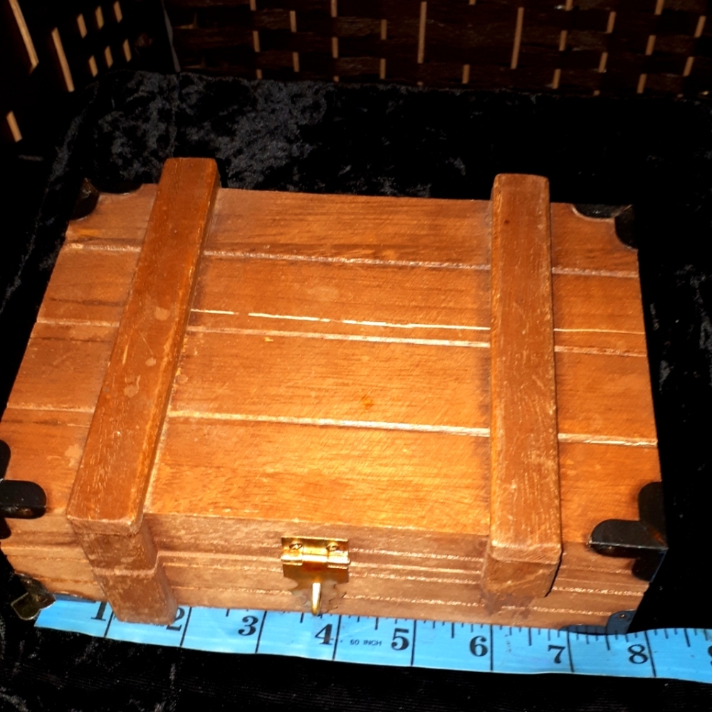 Jewelry box